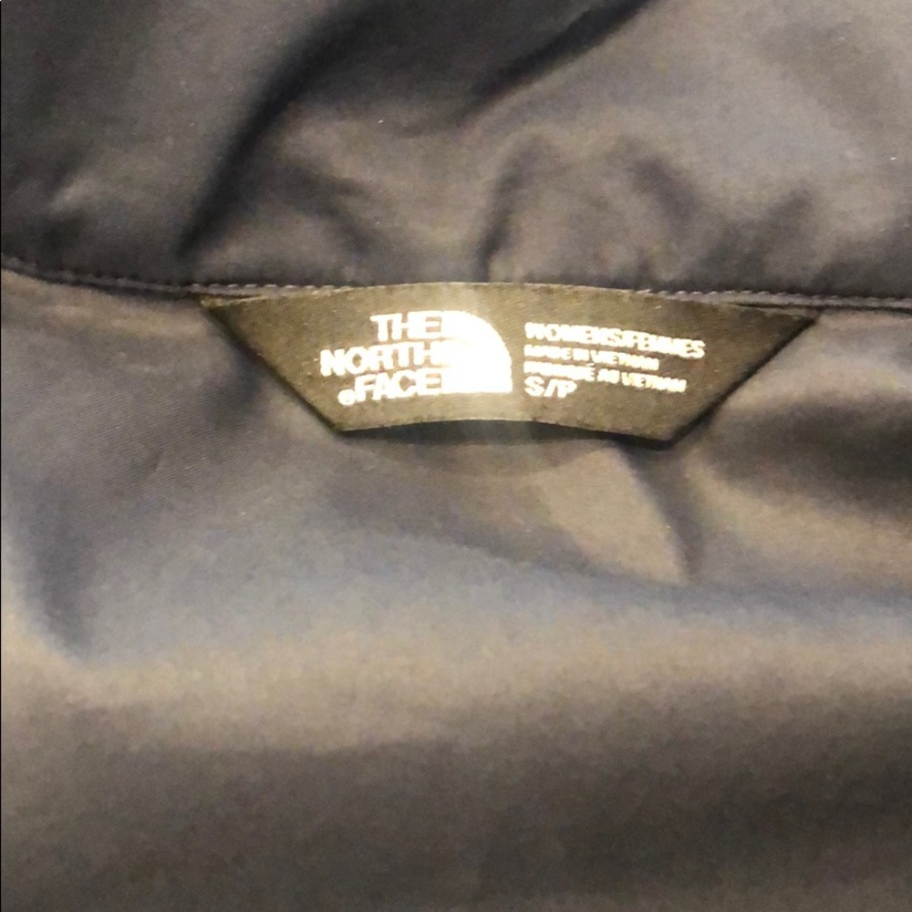 The north face windbreaker - Picture 3 of 3